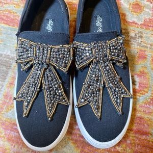 Cute slip on sneakers!